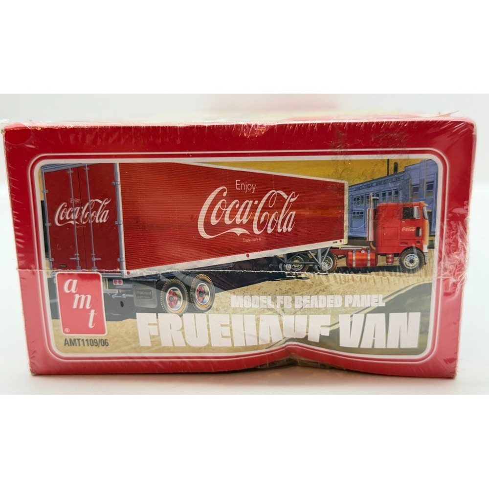 AMT Coca-Cola Fruehauf Beaded Panel Van Trailer Model Kit 1/25 Scale AMT1109/06 - Picture 2 of 11